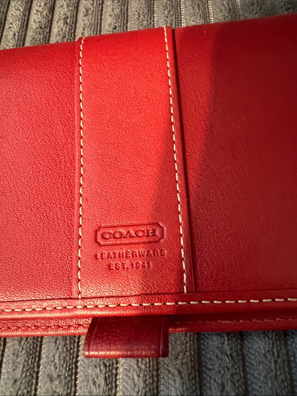 COACH  Vintage Hampton Red Leather Checkbook Wallet - Picture 6 of 6